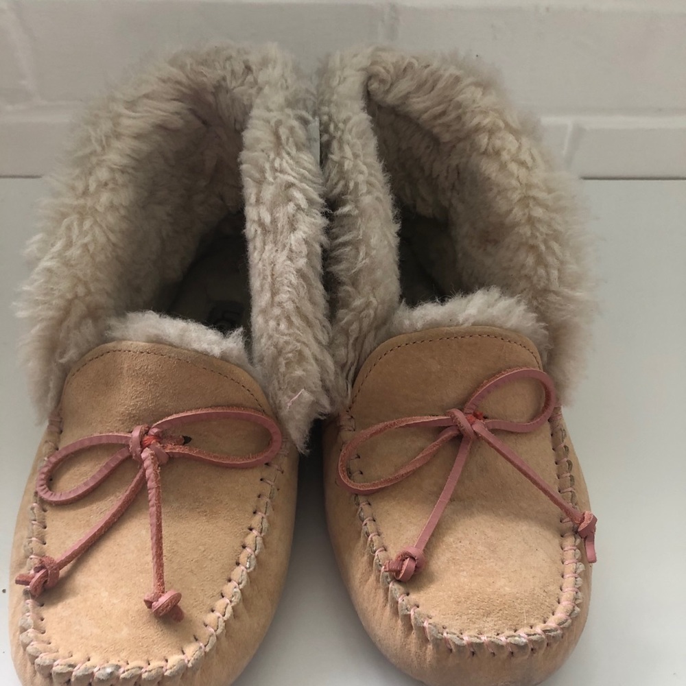 UGG women’s slippers